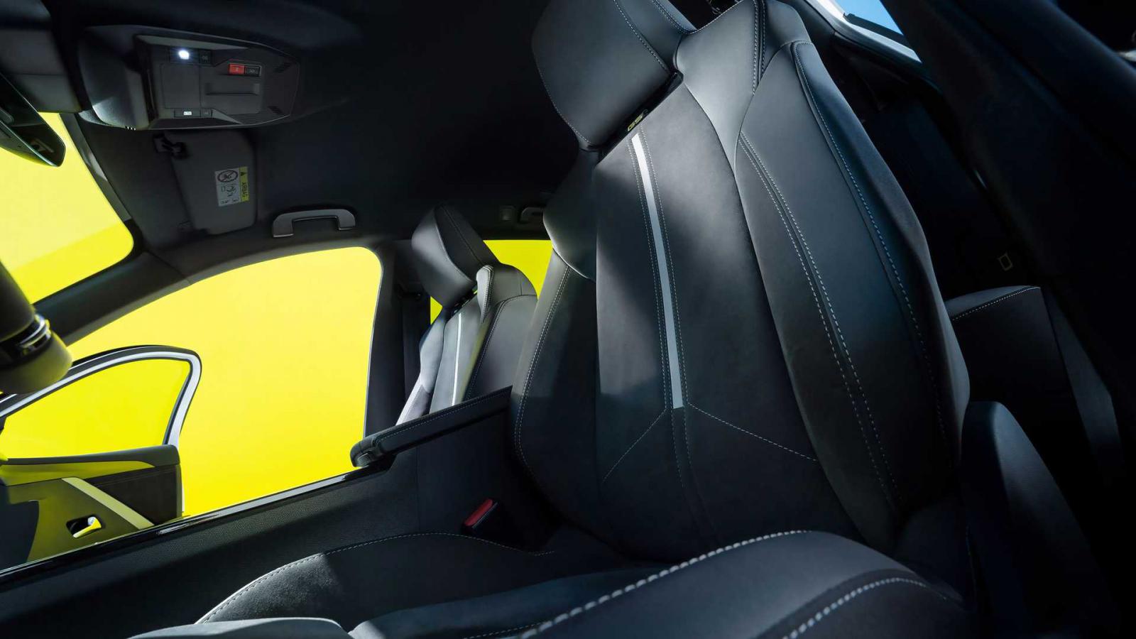 Το νέο Opel Astra GSe έφτασε ως PHEV με 225 ίππους 